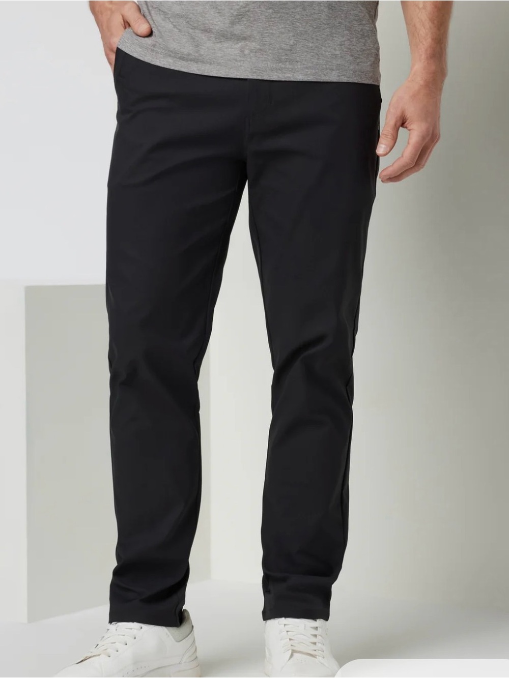 Vuori Cascade Tech Chino Pants Men’s Large Black Performance Travel Golf Stretch